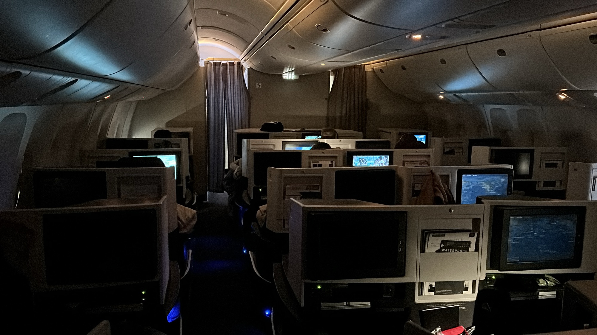 Japan Airlines Business Class Boeing 767-300ER | Seattle to Tokyo